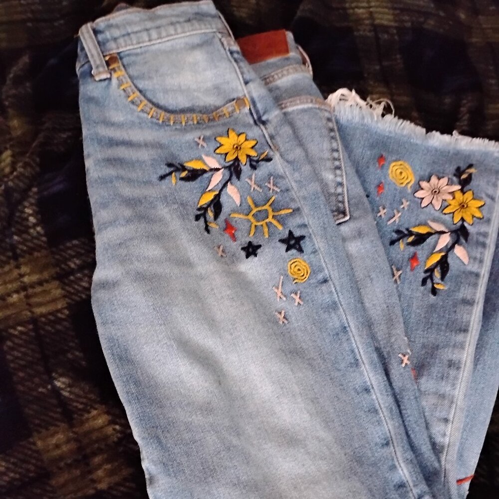 Johnny was size 26 excellent condition.